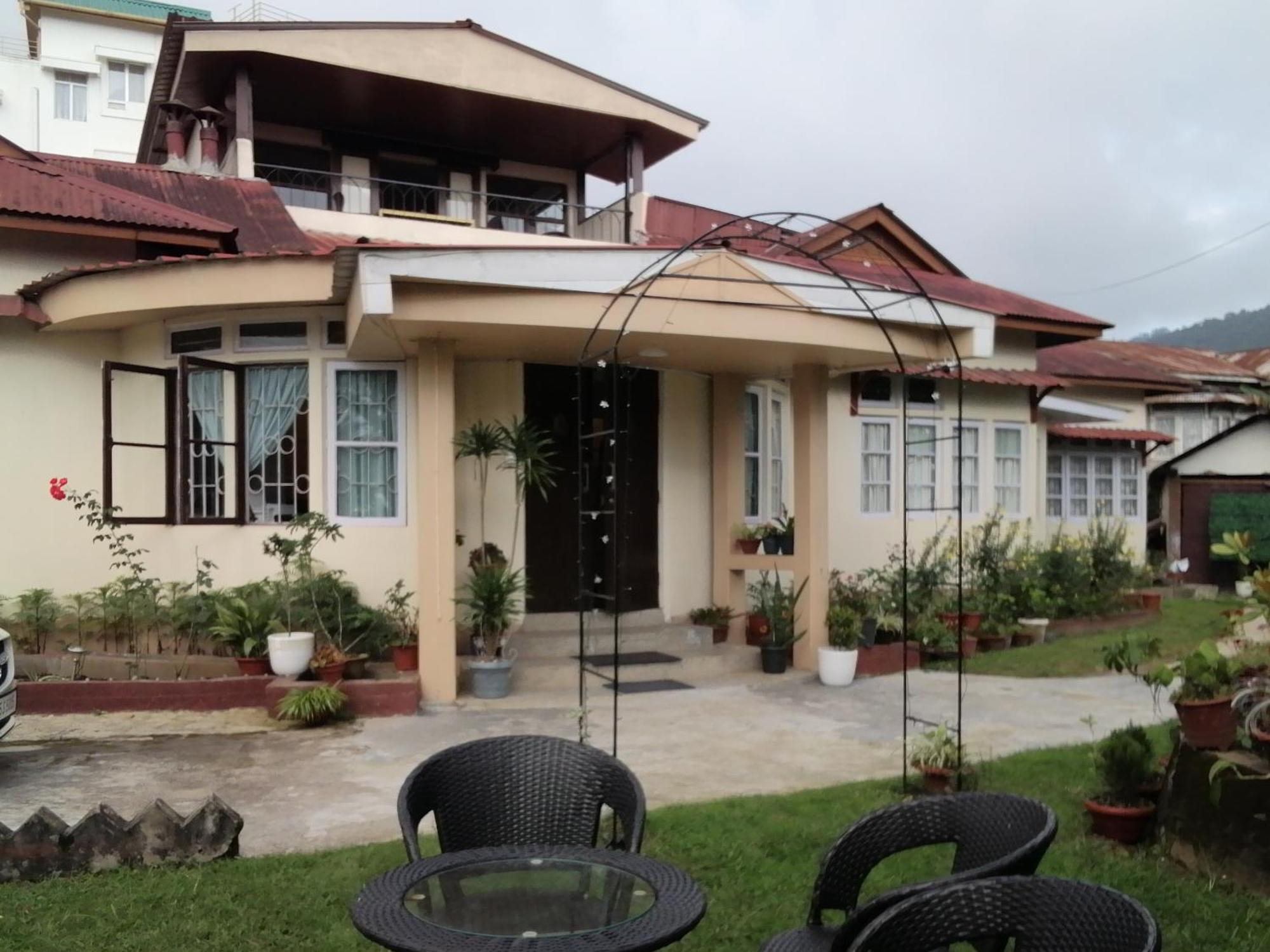 Montevideo Boutique Homestay Shillong Extérieur photo